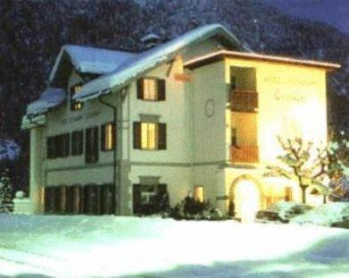 Hotel Grischuna Filisur Exterior foto